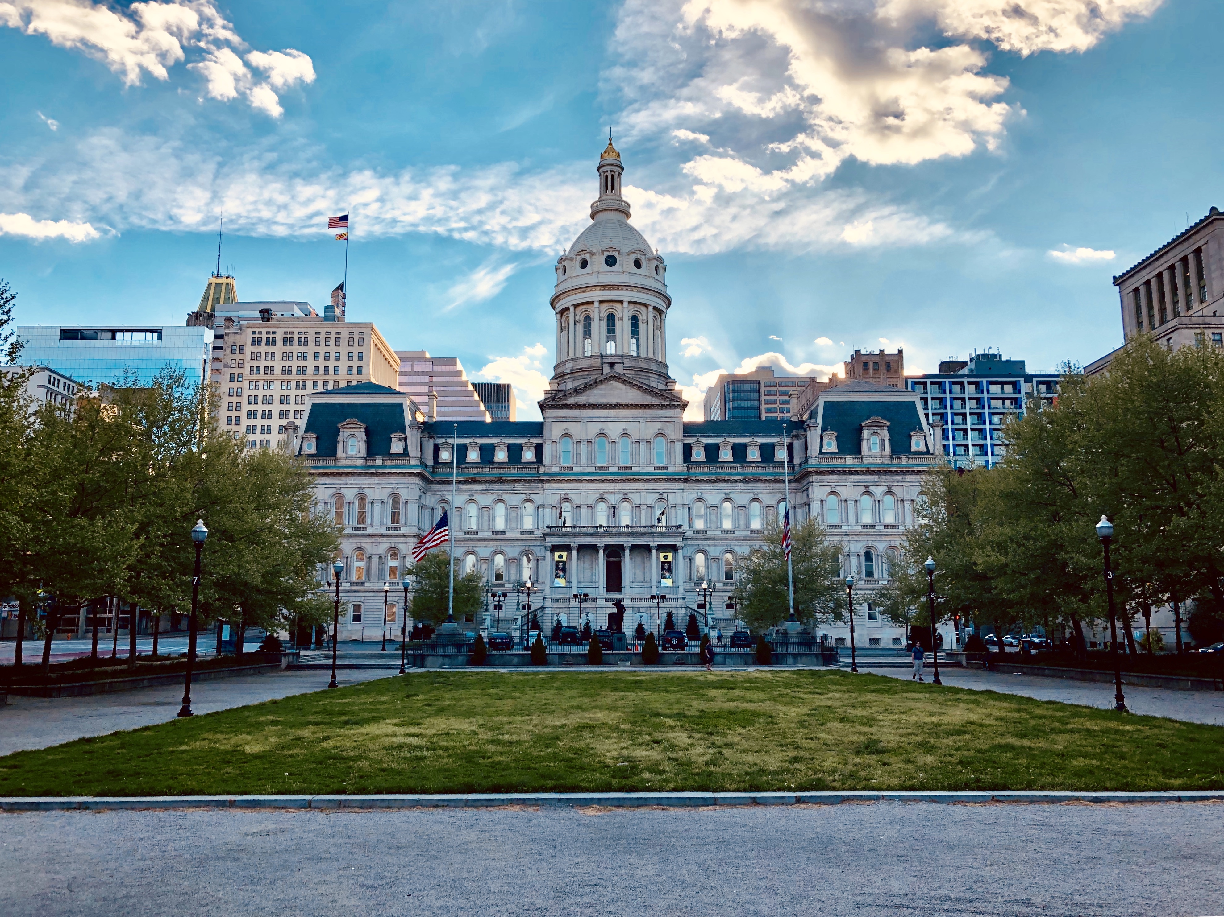 /images/baltimore-city-hall.jpg